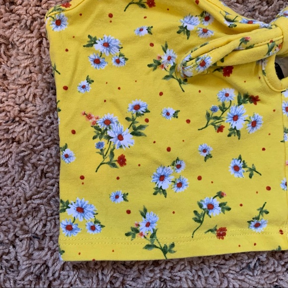 yellow floral crop top - Picture 2 of 4